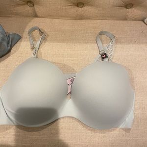 Incredible by Victoria secret bra